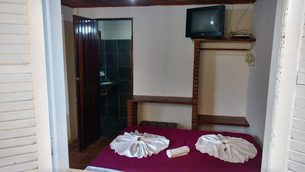 Hotel Pousada Castanheiras Do Village Порту-Сегуру Экстерьер фото