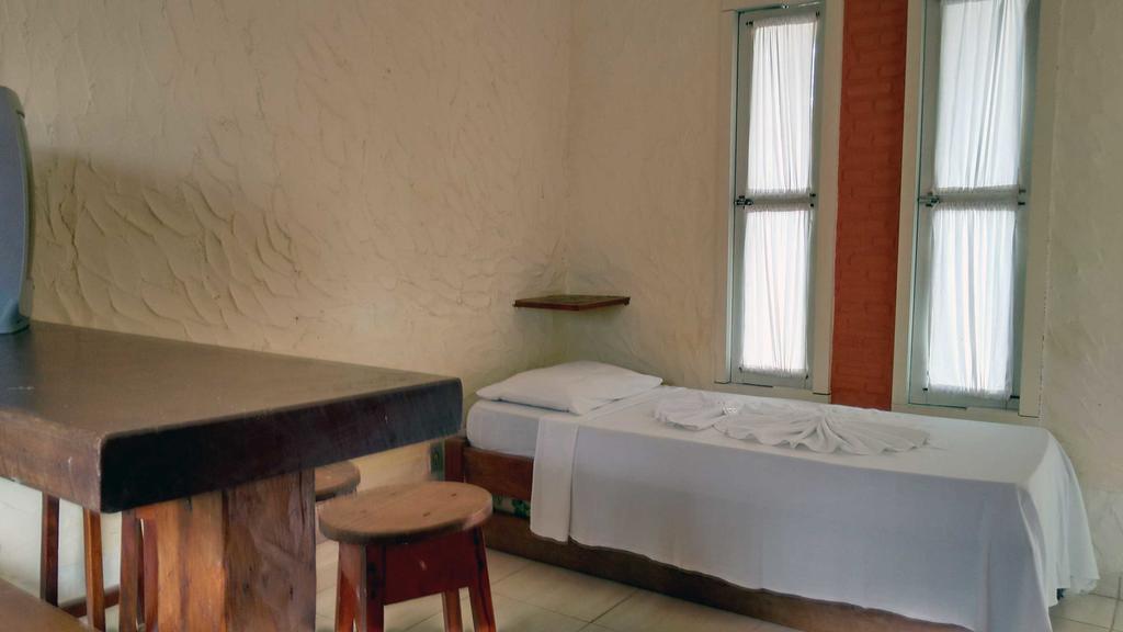 Hotel Pousada Castanheiras Do Village Порту-Сегуру Экстерьер фото