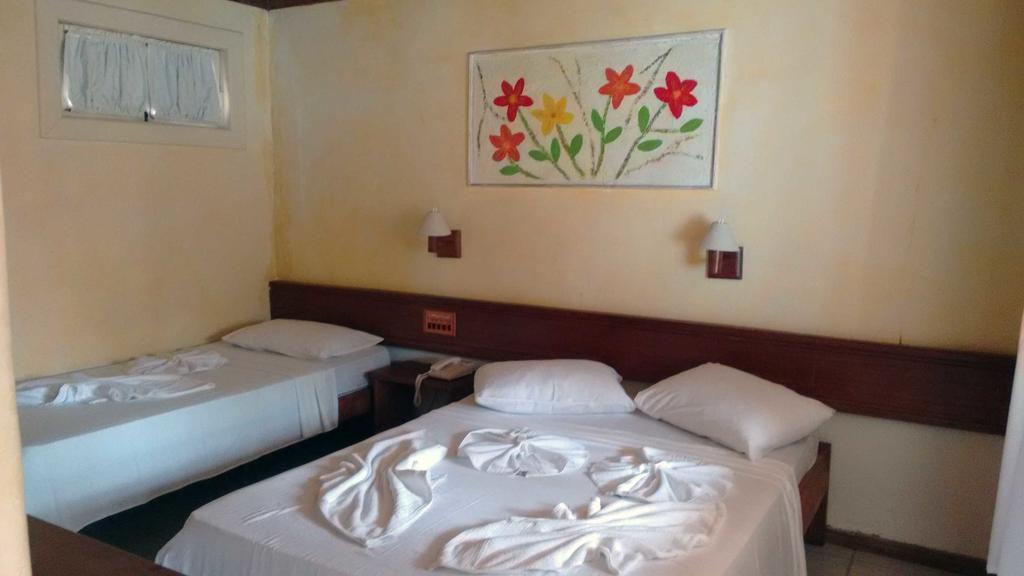 Hotel Pousada Castanheiras Do Village Порту-Сегуру Экстерьер фото