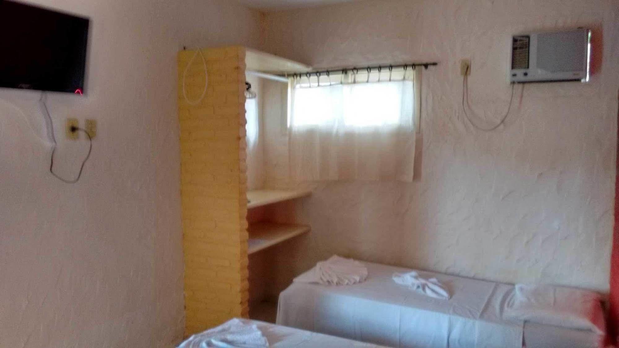 Hotel Pousada Castanheiras Do Village Порту-Сегуру Экстерьер фото