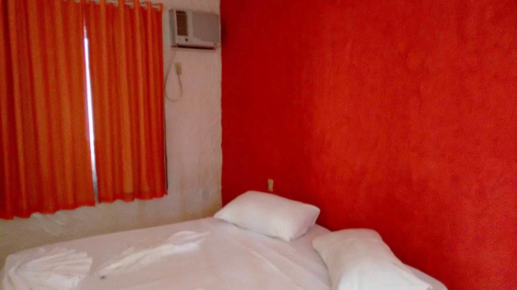 Hotel Pousada Castanheiras Do Village Порту-Сегуру Экстерьер фото
